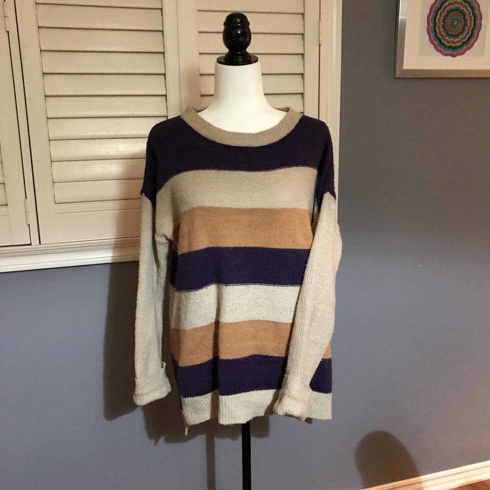 Basic House comfy sweater